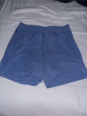 lululemon men’s pace breaker shorts 5” size Large